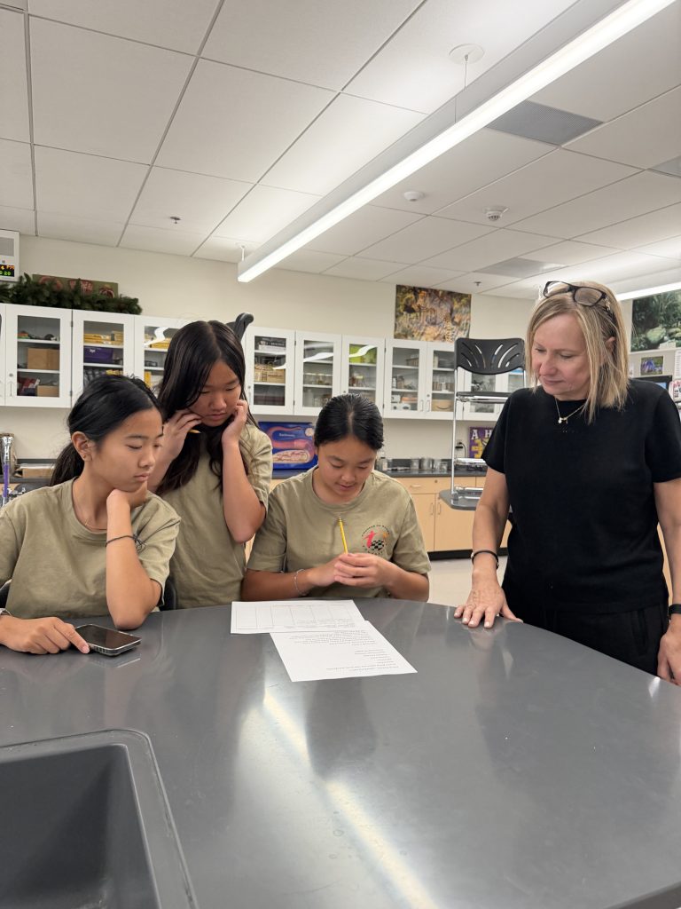 Ala is helping volunteer